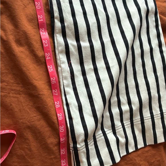 Alice + Olivia Monochrome Striped Pants - Picture 7 of 7